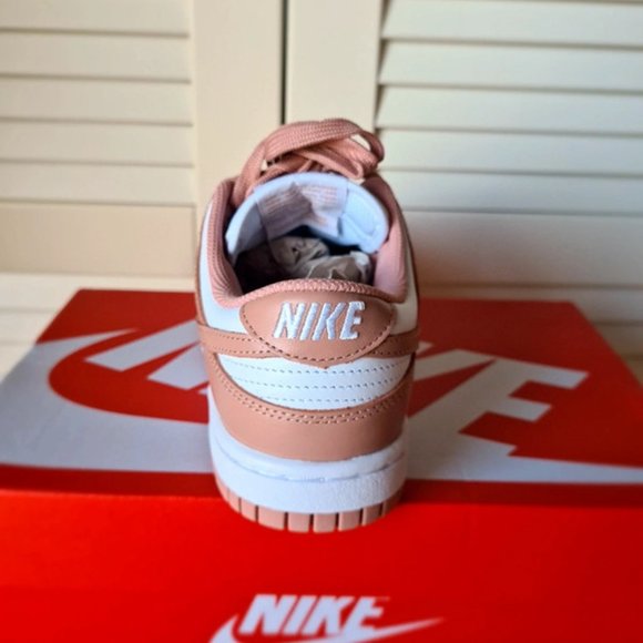 NIKE Dunk Low Rose Whisper - Picture 2 of 4